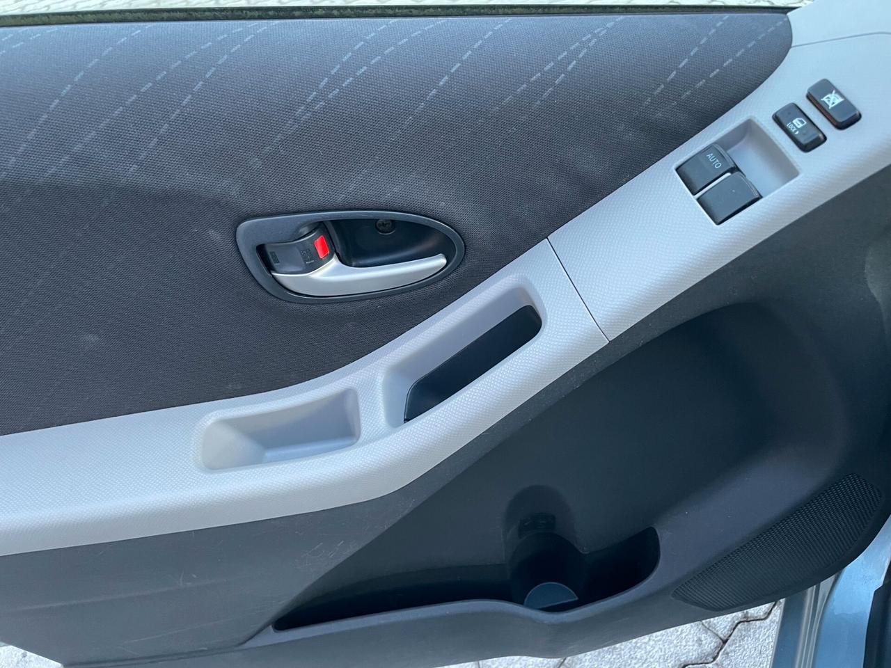 Toyota Yaris 5p 1.0 Sol NEOPATENTATI FULL OPTIONAL