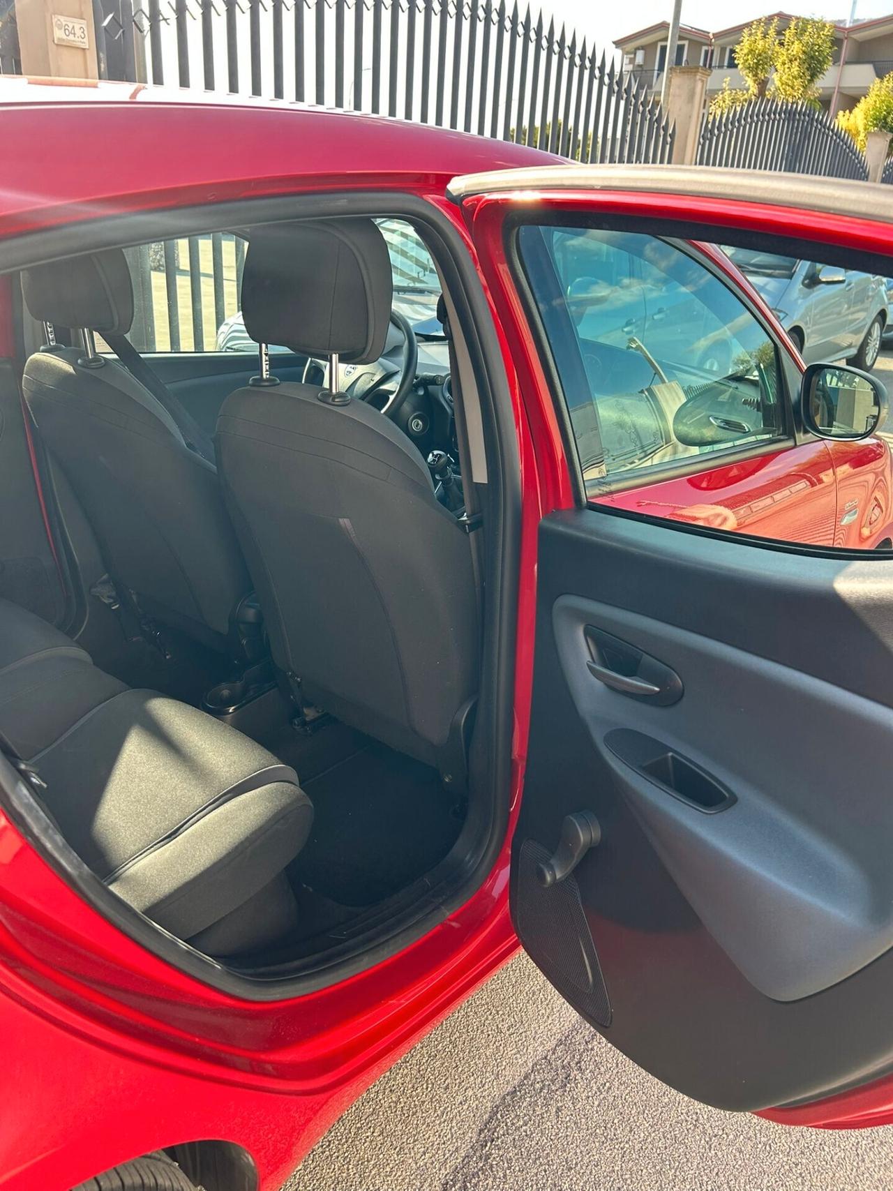 Lancia Ypsilon 1.2 69 CV 5 porte Gold ANNO 2017