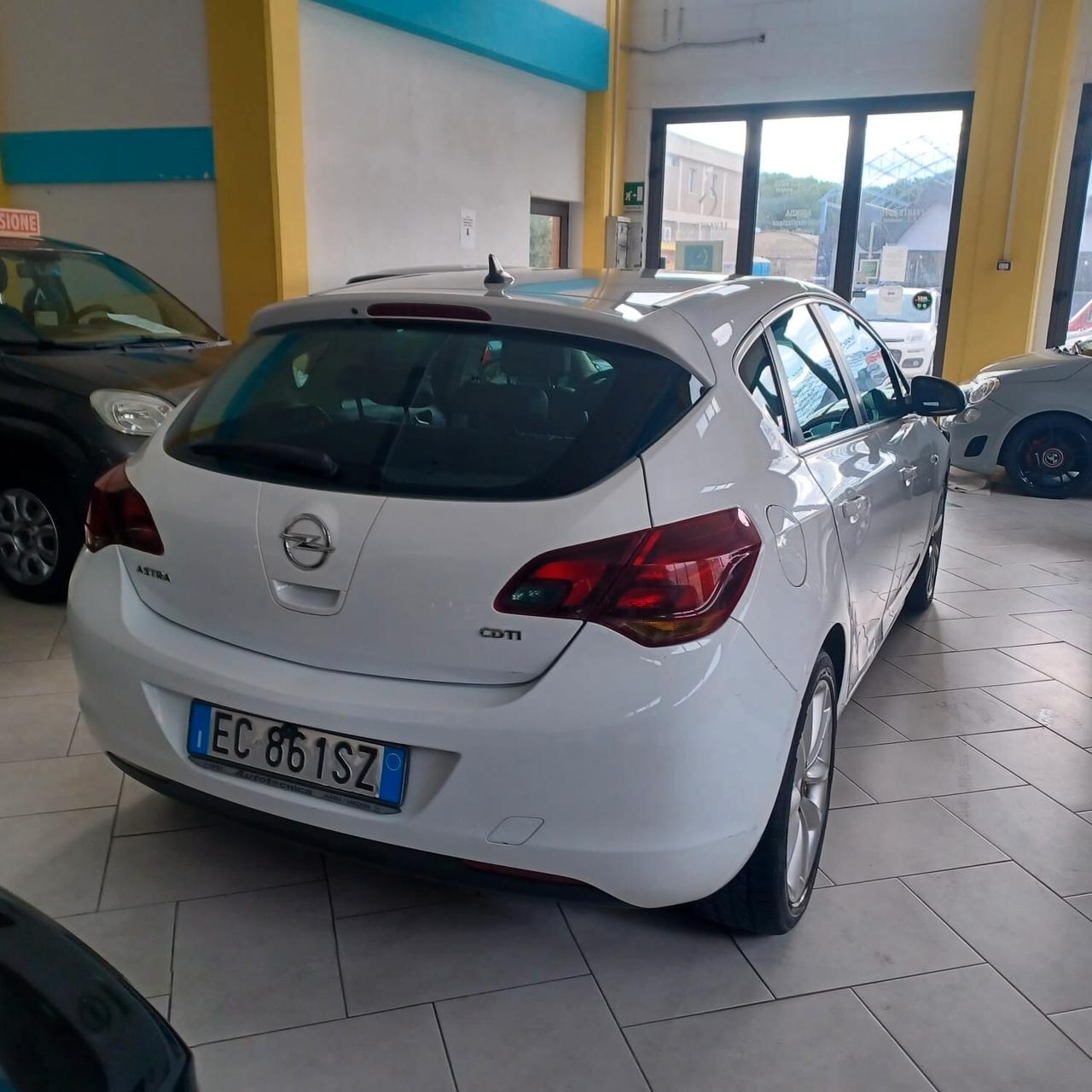 FULL OPTIONAL NEOPATENTATI ASTRA 1.7 TDI