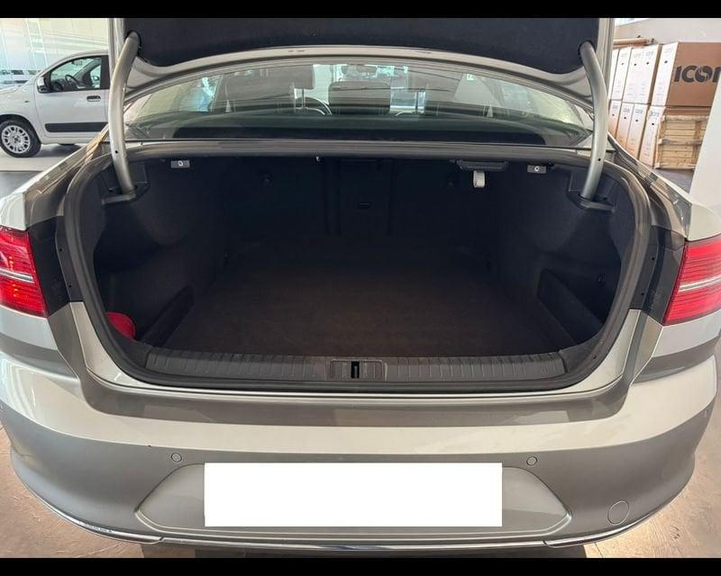 Volkswagen Passat 8ª serie 2.0 TDI DSG Highline BlueMotion Technology