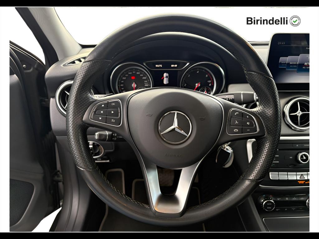 Mercedes-Benz GLA (X156) - GLA 200 d Automatic Sport