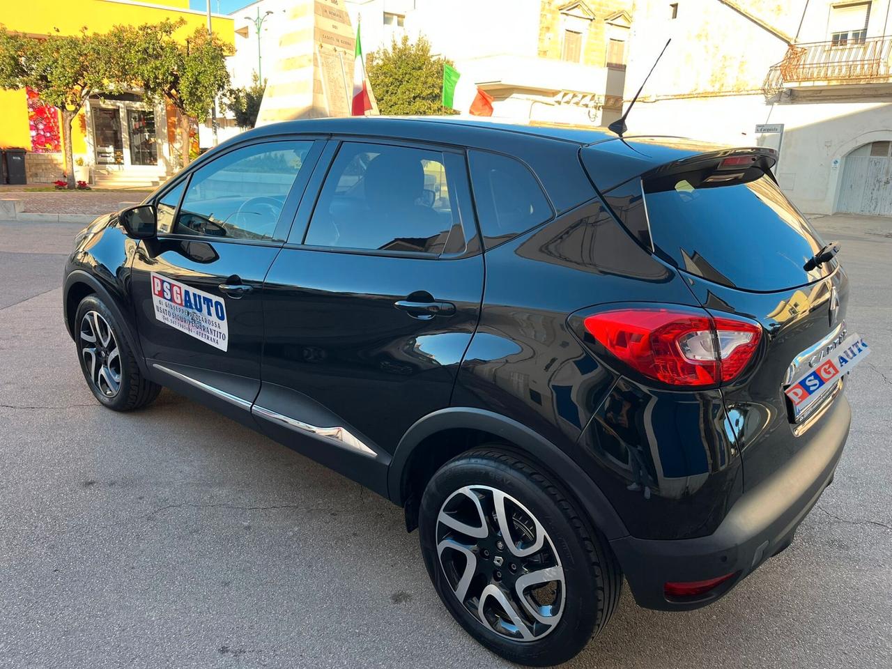 RENAULT CAPTUR 1.5 9OCV R-LINK TOP FULL NAVI RETROC DISTRIBUZ ESEGUITA