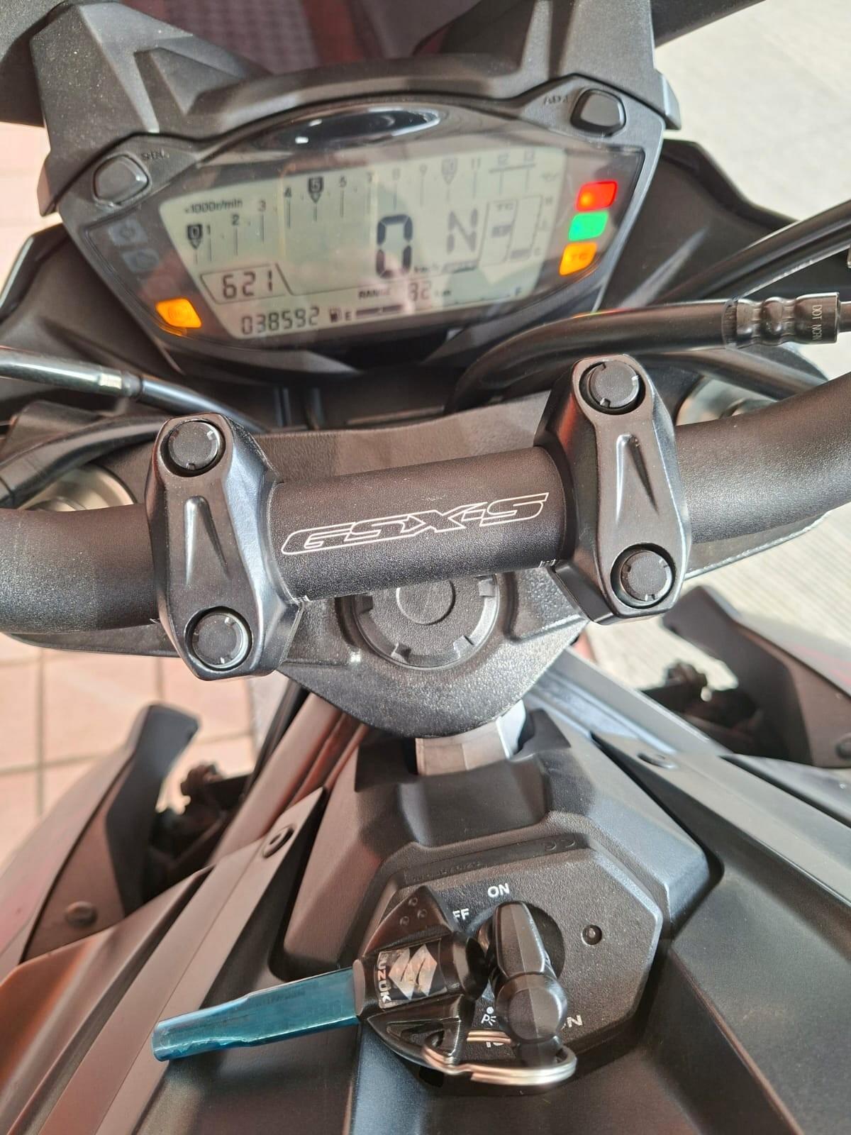 Suzuki GSX S 750 Yughen