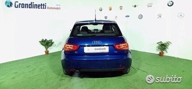 Audi a1 1.6 tdi 105 cv attraction nov-2010