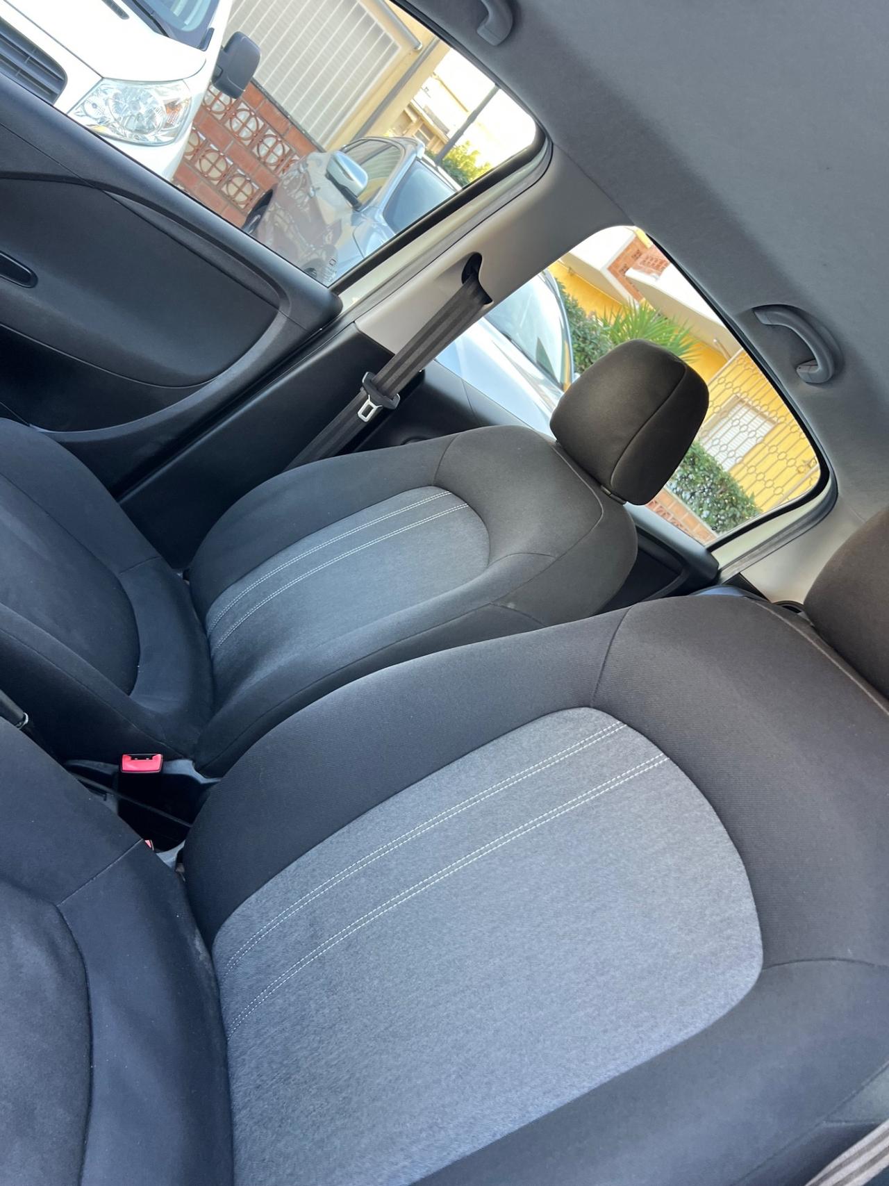 Fiat Punto 1.4 8V 5 porte Natural Power Street