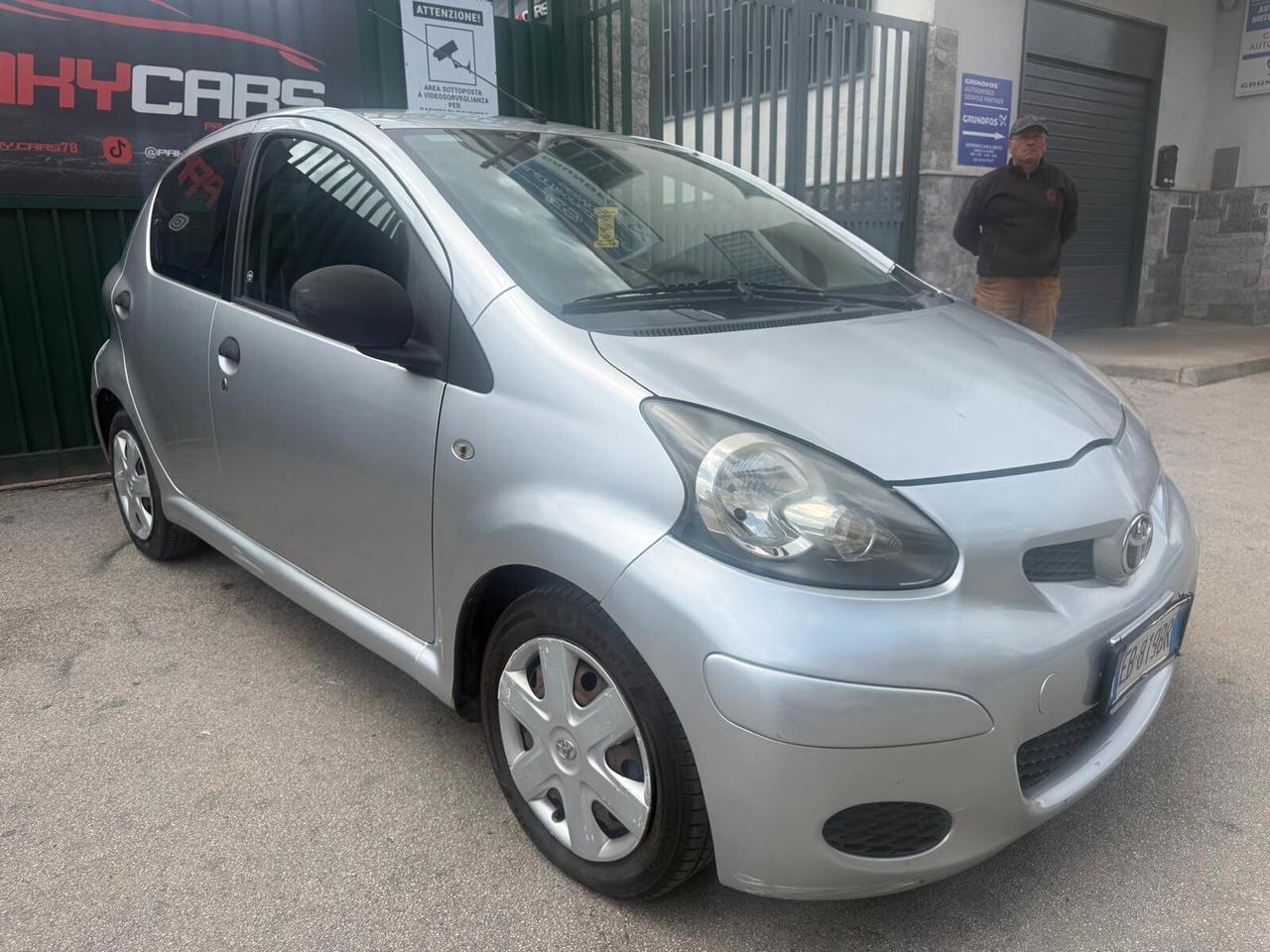 Toyota Aygo 1.0 12V VVT-i 5 porte Sol GPL