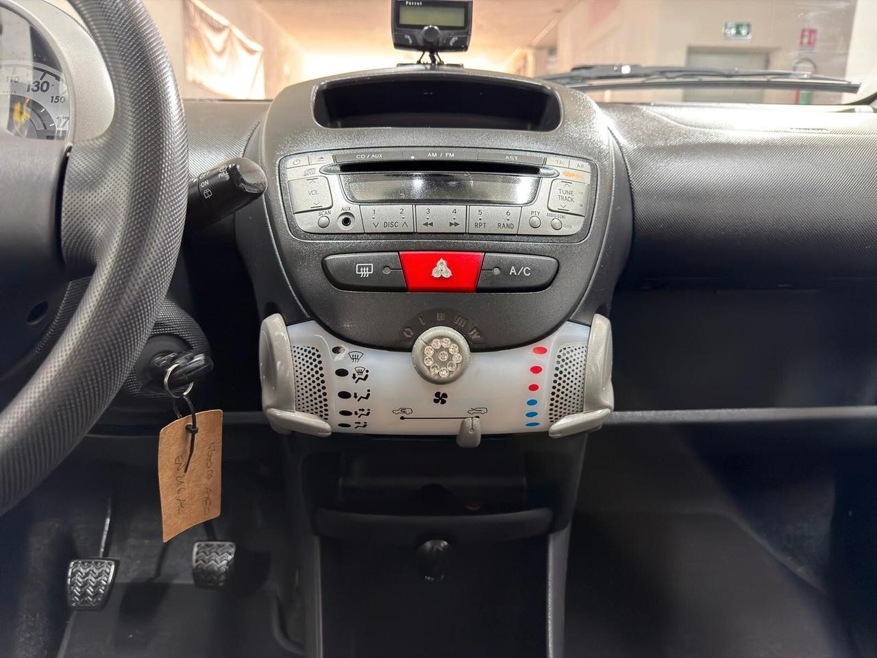 Toyota Aygo 1.0 12V VVT-i 5 porte Cool Soda Connect