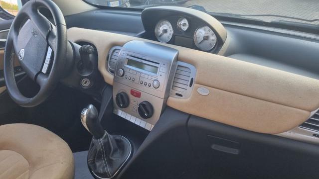 LANCIA Ypsilon 1.3 MJT 75 CV MomoDesign