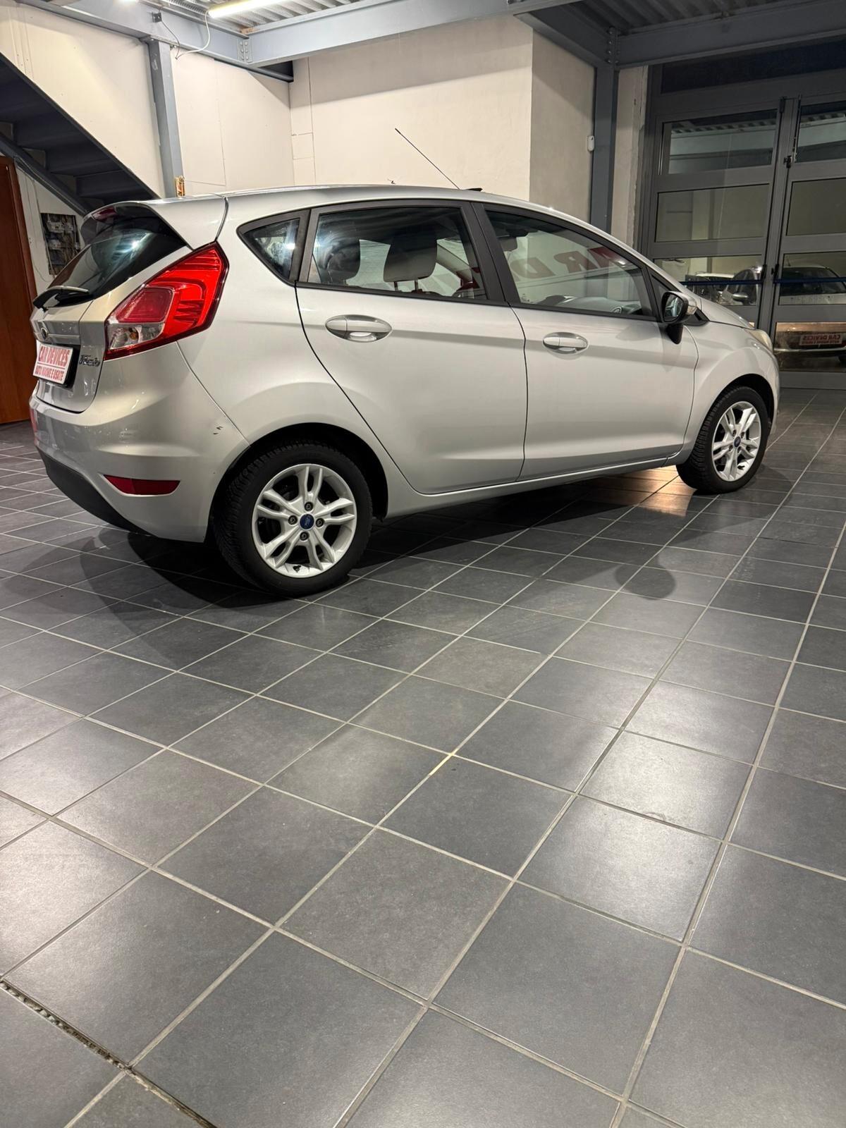 Ford Fiesta 1.5 TDCi 75CV - GARANZIA - NEOPATENTATI