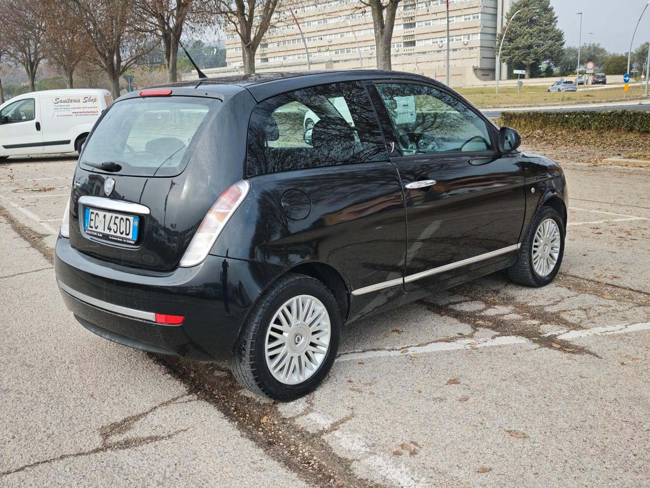 Lancia Ypsilon 1.3 MJT 75 CV OK NEOPATENTATI