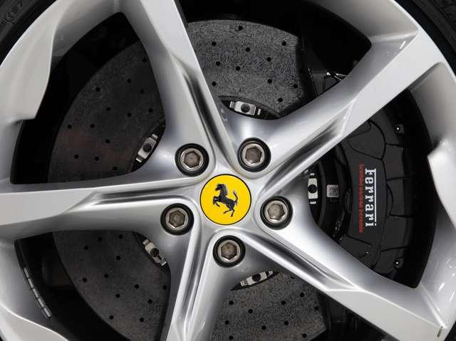 Ferrari SF90 Spider Tailor Made Ispirazioni