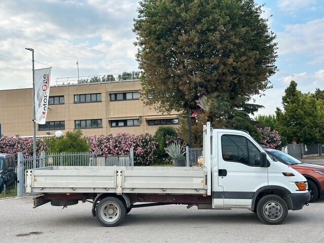 Iveco Daily Cassone 35 C 15-107 kW (145 CV)