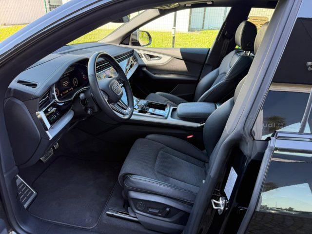 AUDI Q8 50 TDI 286 CV quattro S line edition Black Pack