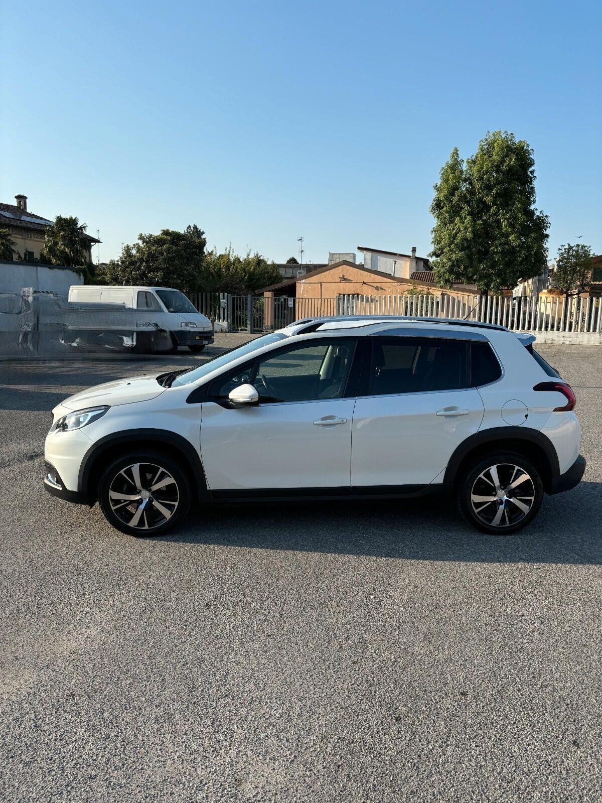 Peugeot 2008 BlueHDi 100 S&S Allure