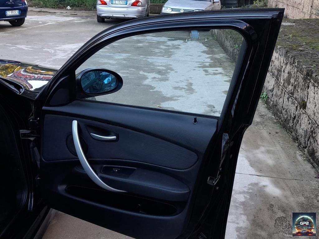 BMW Serie 1 120d 5 porte Futura DPF