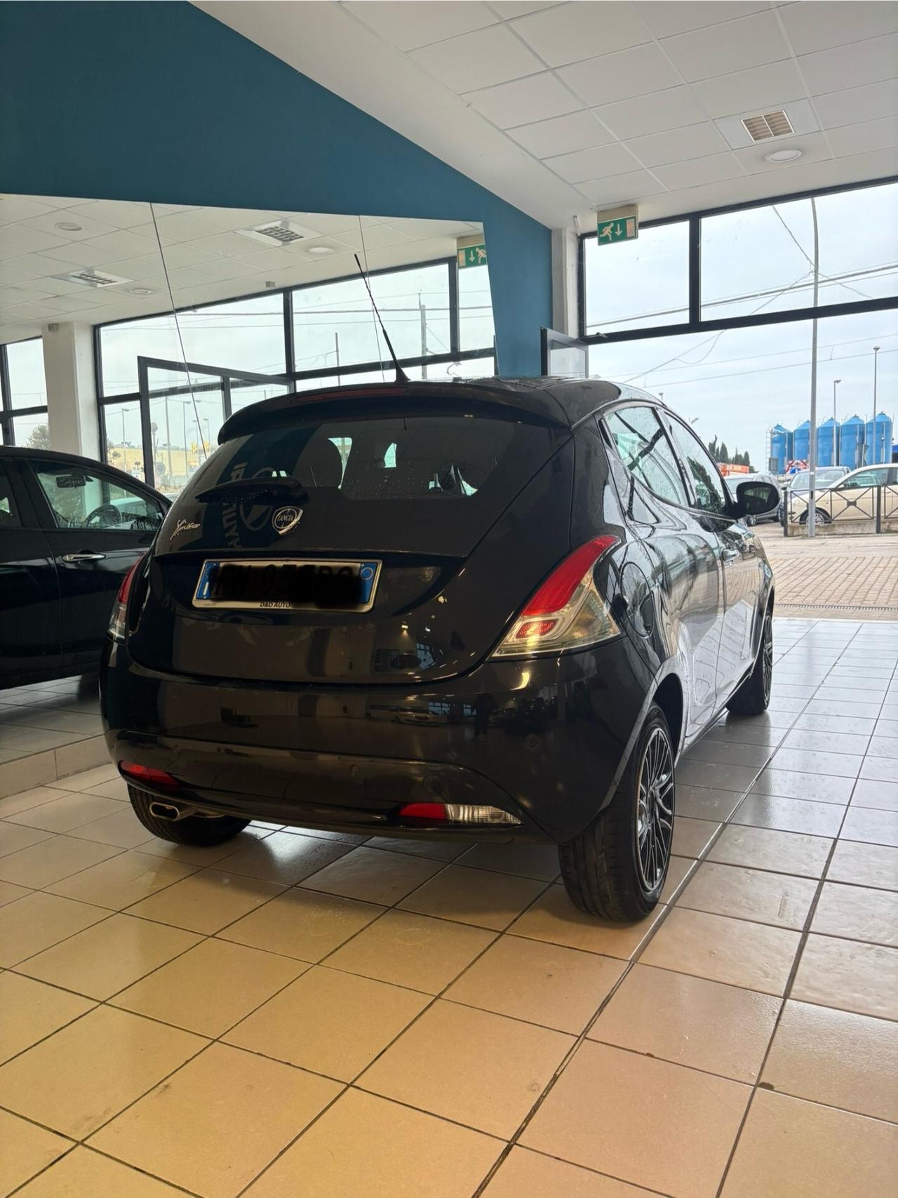 Lancia Ypsilon 1.2 69 CV 5 porte Platinum