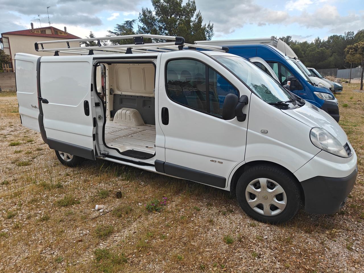 RENAULT TRAFIC 2.0 DIESEL