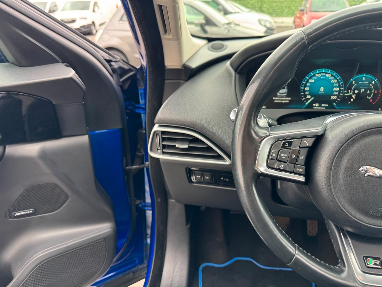 Jaguar F-Pace 2.0 D 180 CV aut. R-Sport