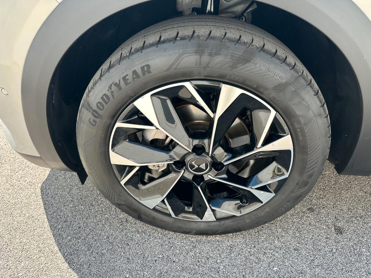 DS DS3 1.5 bluehdi Etoile 130cv auto