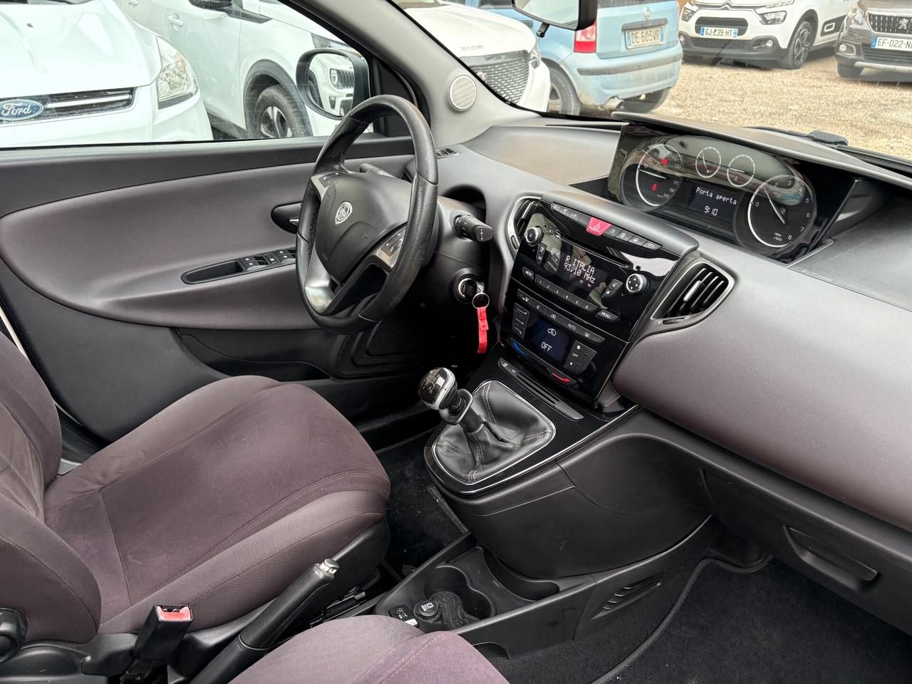 Lancia Ypsilon 0.9 TwinAir 85 CV 5 porte S&S Platinum