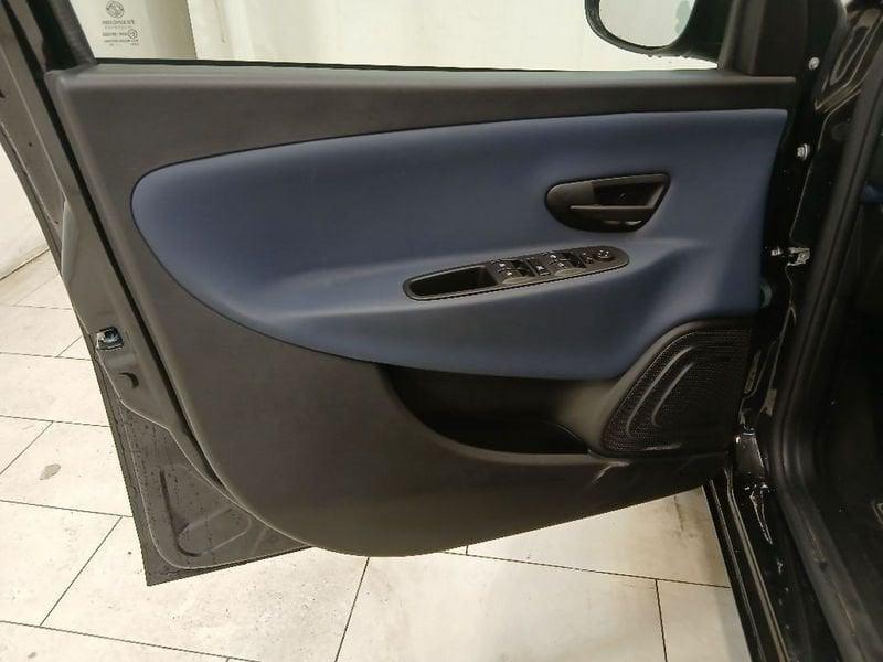 Lancia Ypsilon 1.0 firefly hybrid Platino s&s 70cv