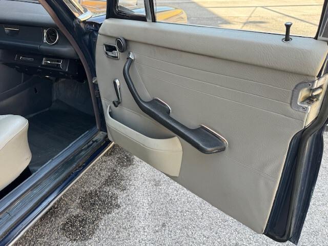 Mercedes 200/8 Prima Serie '68 BENZ