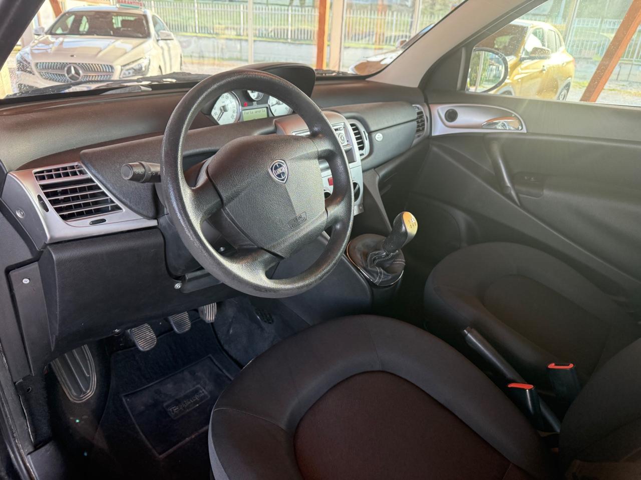 Lancia Ypsilon 1.3 Diesel - Neopatentati