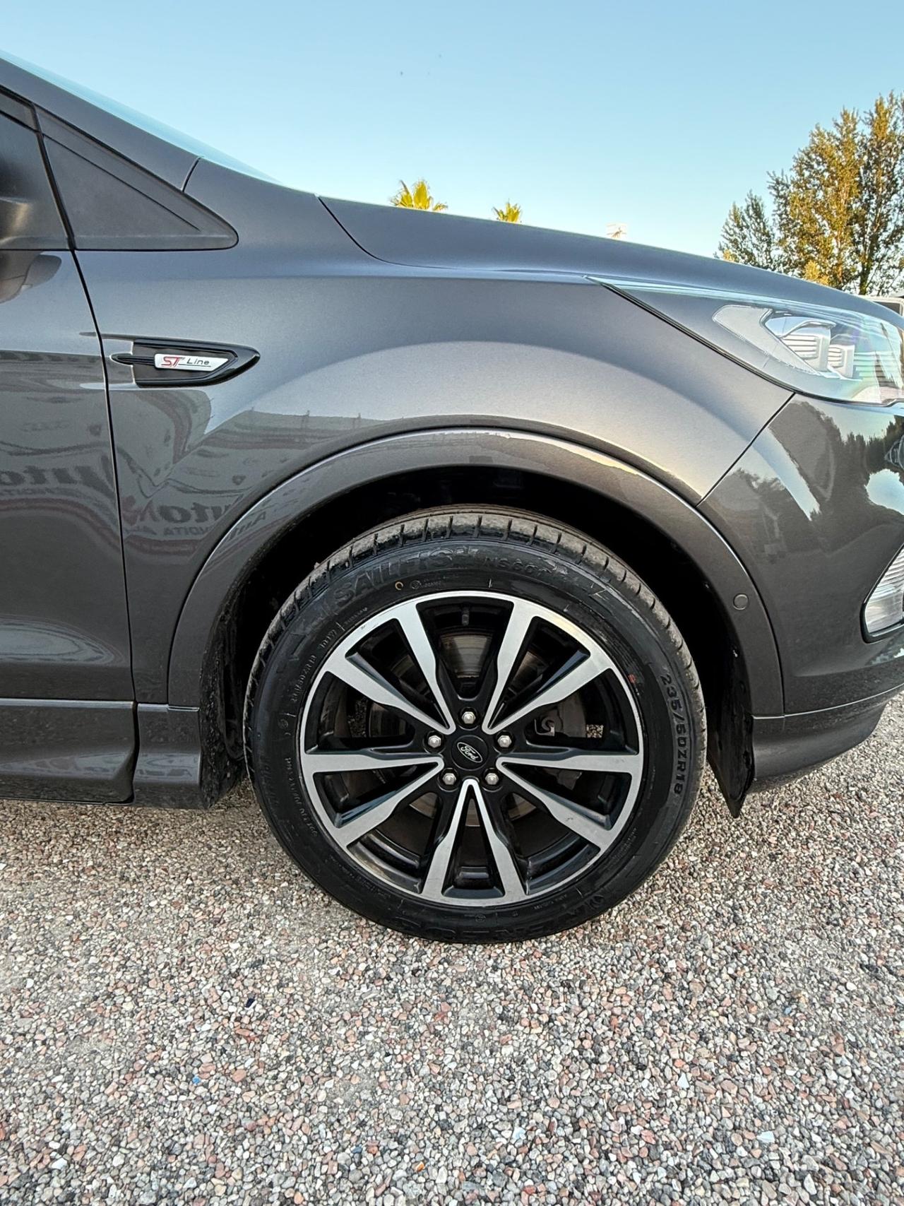 Ford Kuga 2.0 TDCI 150 CV S&S 4WD Powershift ST-Line