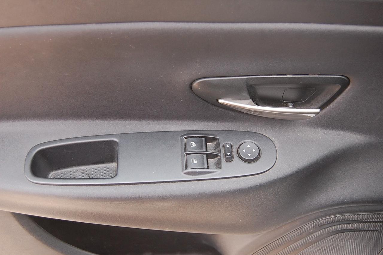 Lancia Ypsilon 1.2 69 CV 5 porte S&S Gold