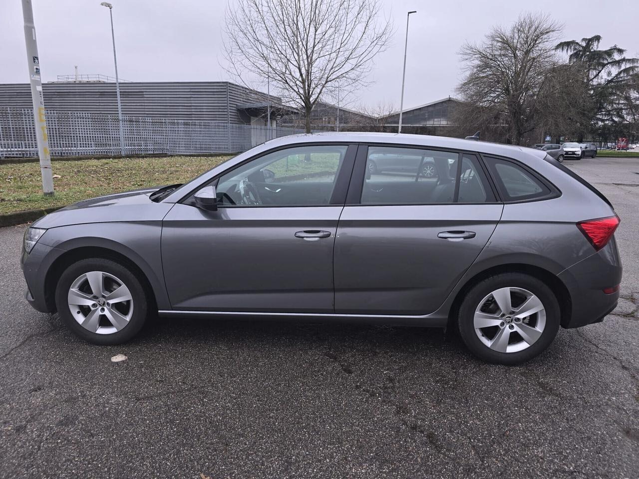 Skoda Scala 1.0 TSI 110 CV DSG Ambition GANCIO TRAINO REMOVIBILE FULL ADAS TELECAMERA