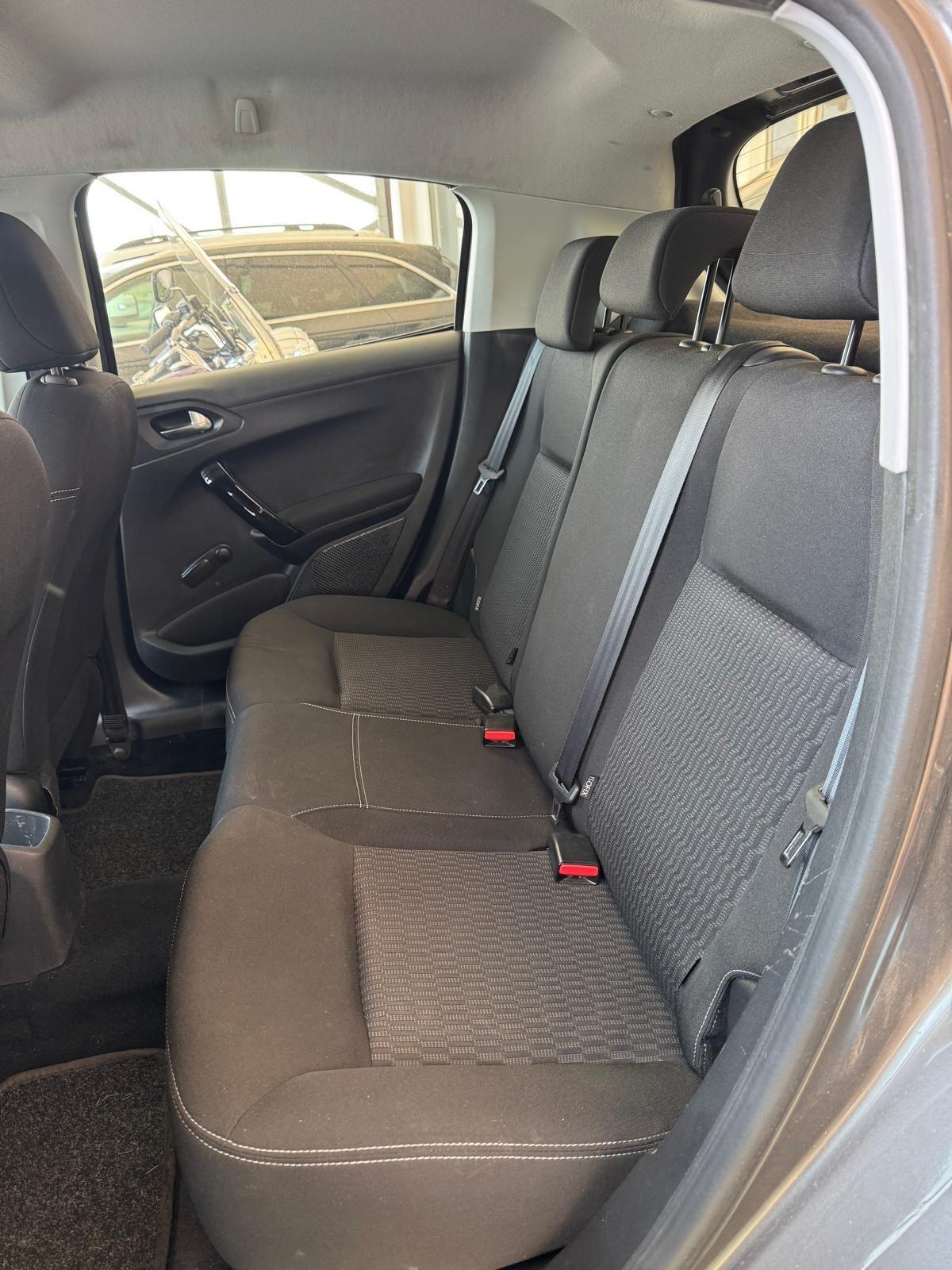Peugeot 208 BlueHDi 75 5 porte Allure