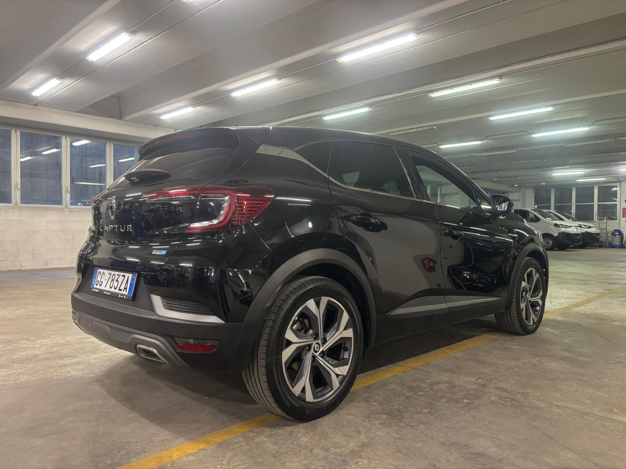 RENAULT Captur 1.6 E-Tech hybrid RS Line 145cv auto