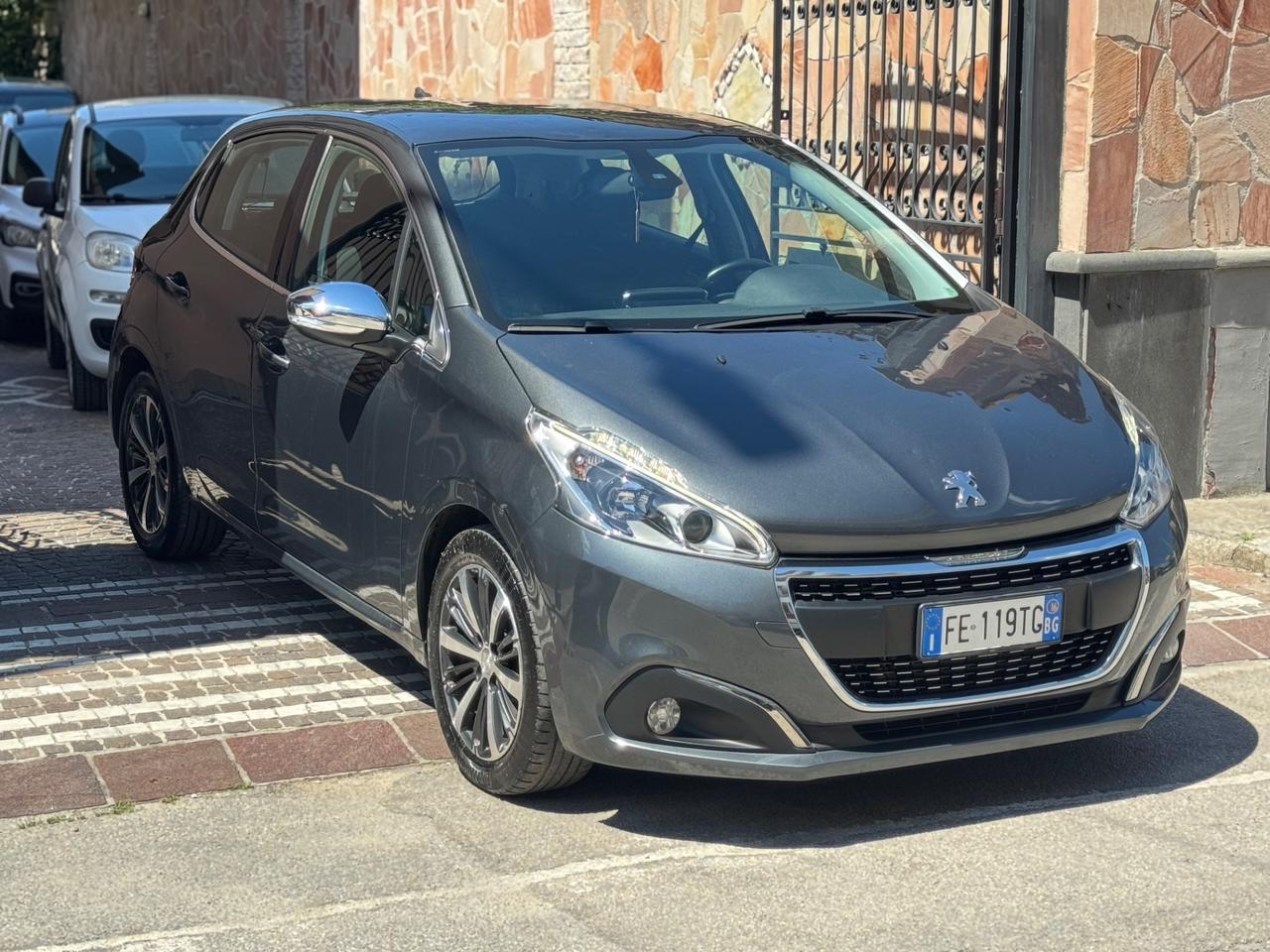 Peugeot 208 PureTech 82 5 porte Allure