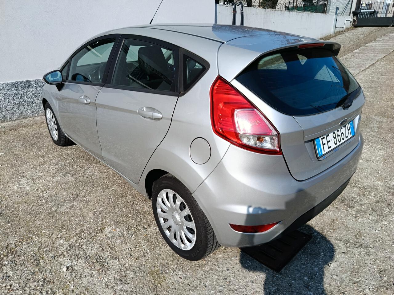 Ford Fiesta 1.5 TDCi 75CV 5 porte Business DOPPIO TRENO PNEUMATICI CON CERCHI