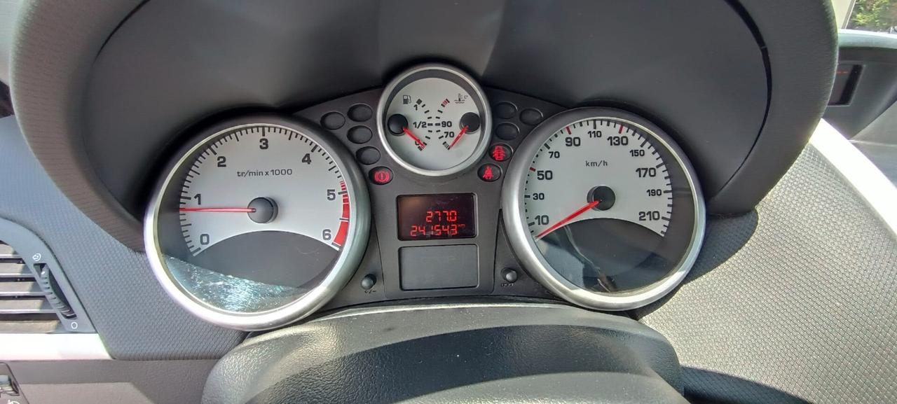 NEOPATENTATI peugeot 207 diesel UNICOPROPIETARIO