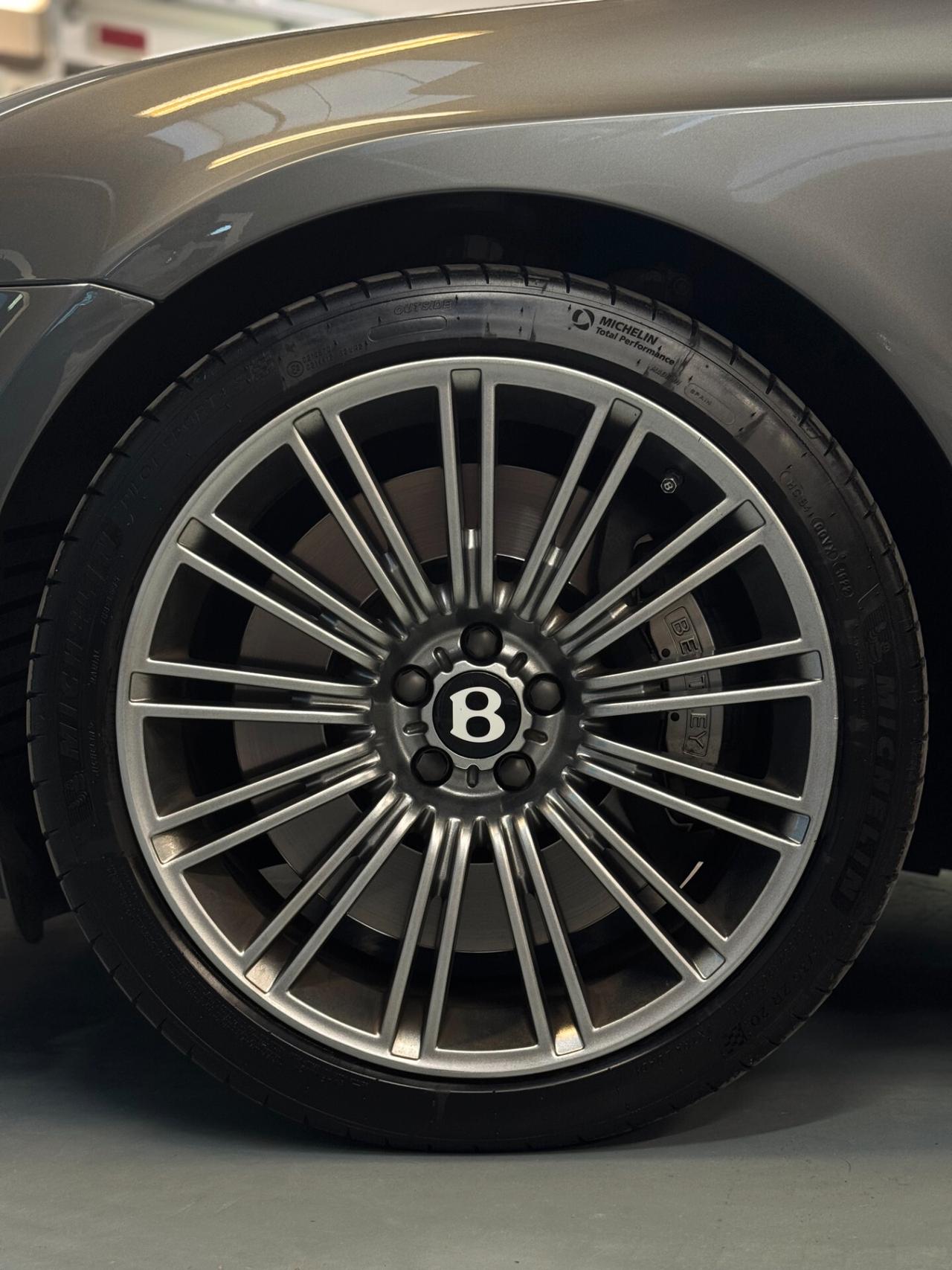 Bentley Continental GT 6.0 Speed - 610CV
