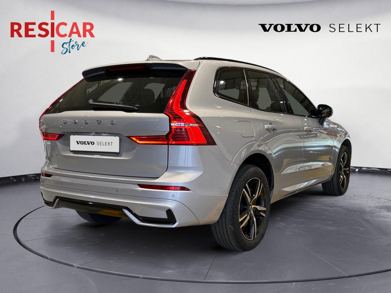 VOLVO XC60 2.0 b4 Momentum awd auto