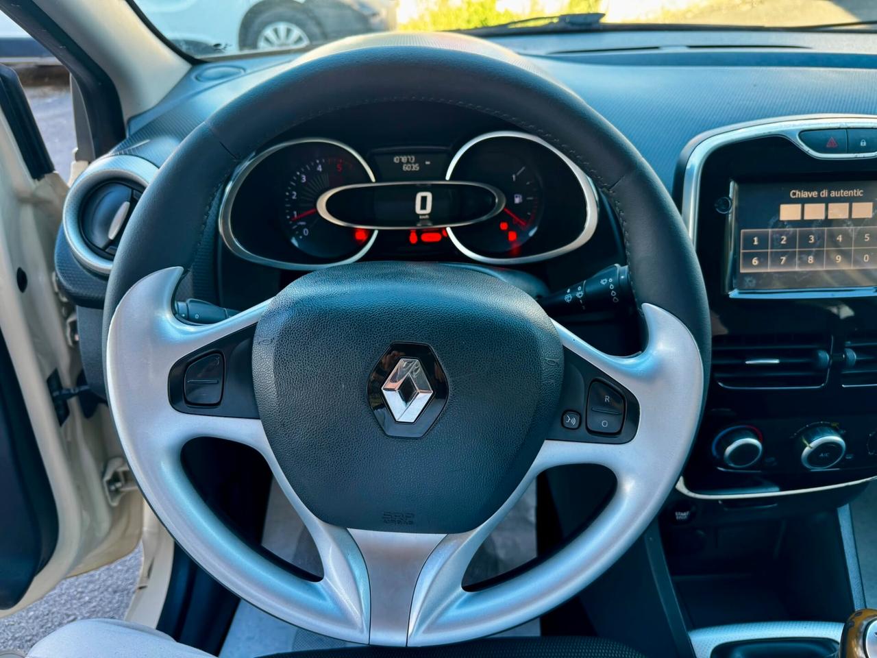 Renault Clio dCi 8V 90CV Start&Stop 5 porte Energy Duel