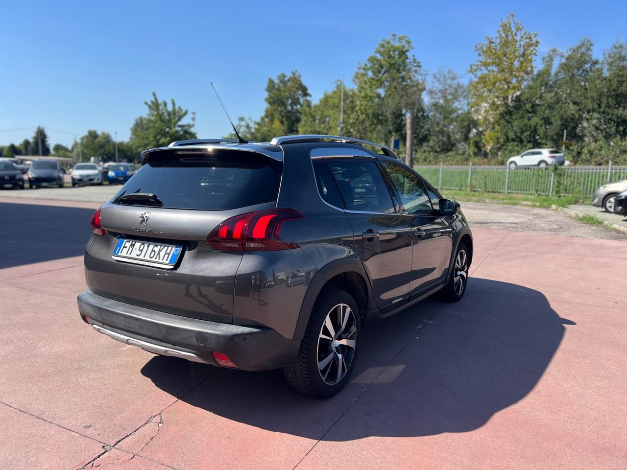 Peugeot 2008 BlueHDi 100 Allure