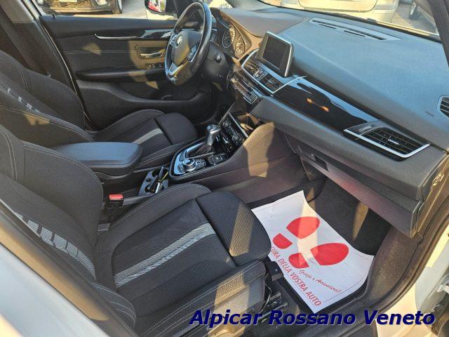 BMW 220 i Active Tourer Luxury autom.