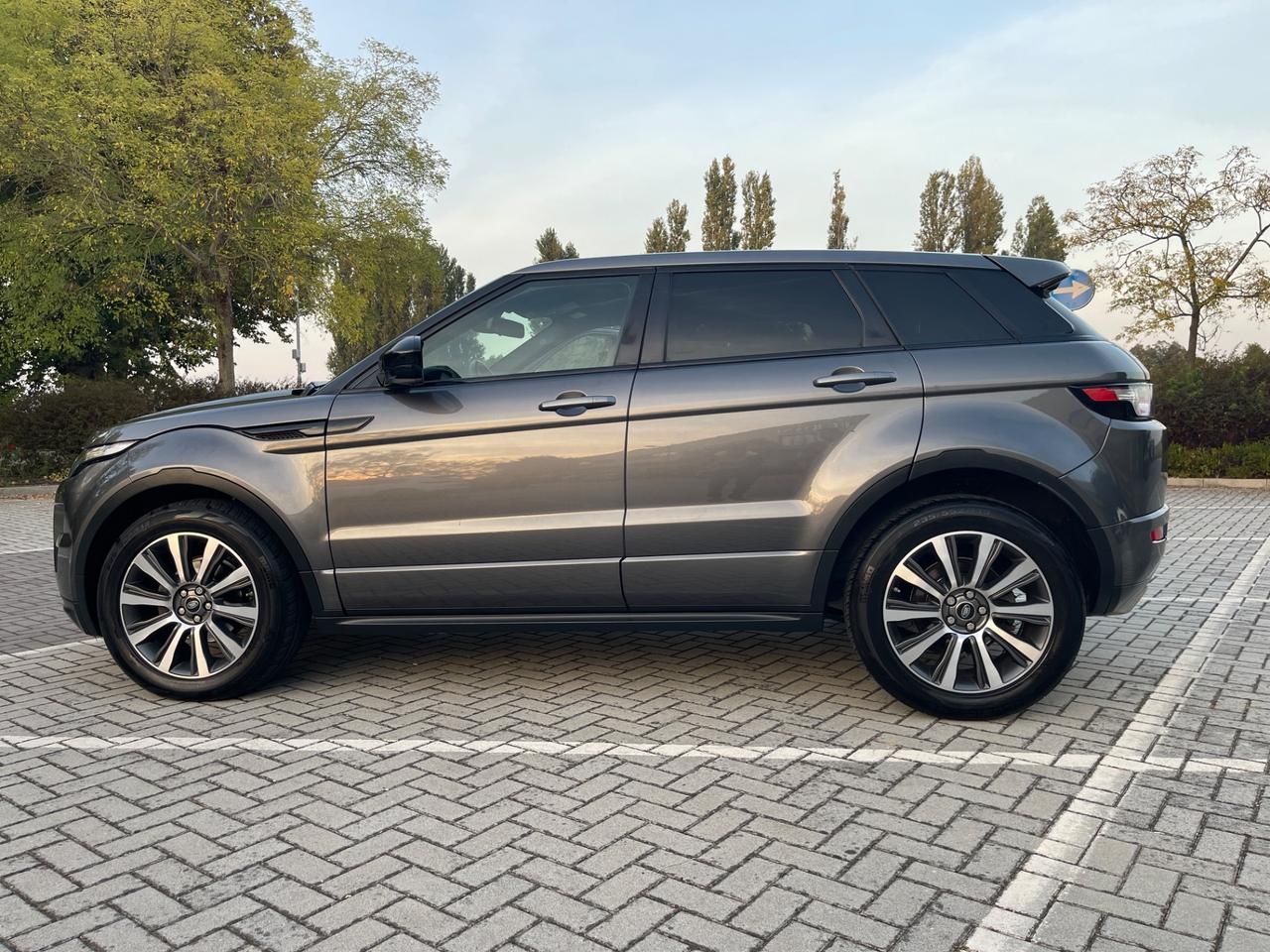 Land Rover Range Evoque 2.2 TD4 5p. British Edition Dynamic