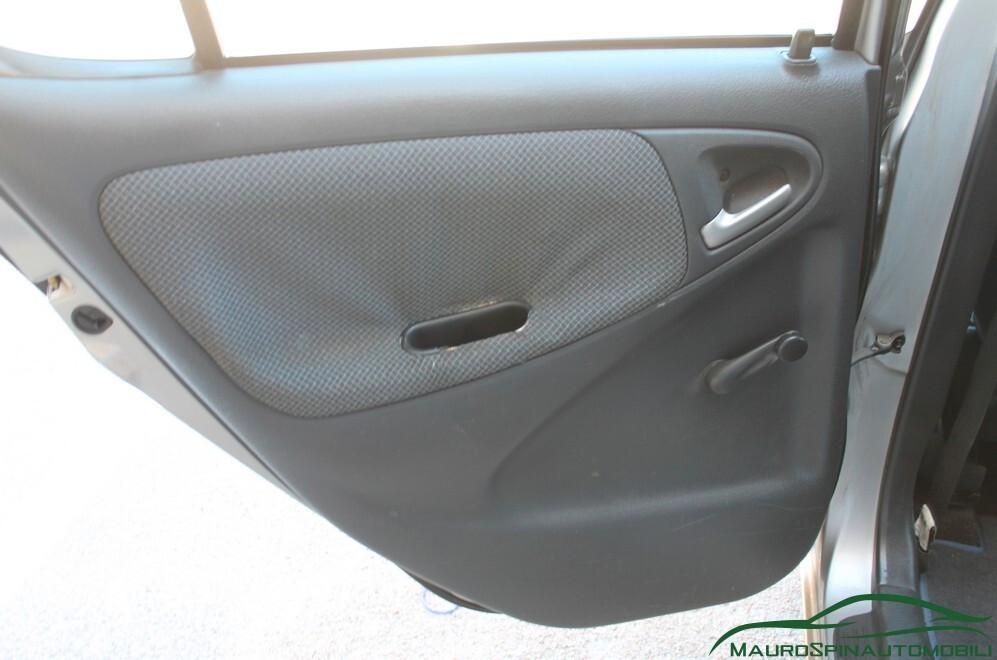 Toyota Yaris 1.3 BENZINA 35000 KM