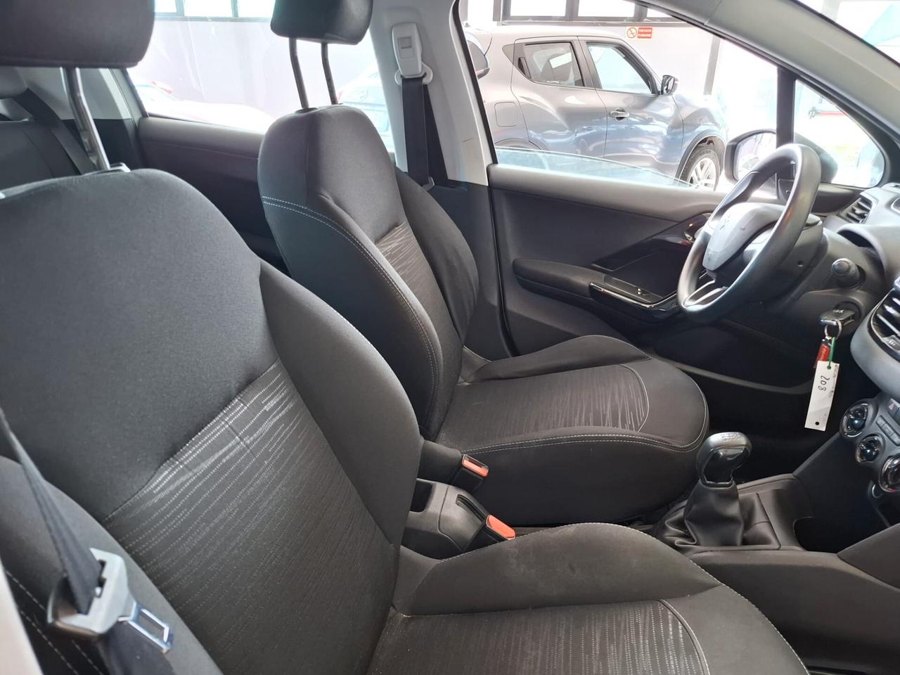 Peugeot 208 Benzina Manuale
