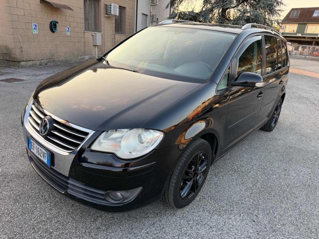 VOLKSWAGEN Touran 2.0TDI Highline senza nessun lavoro da fare