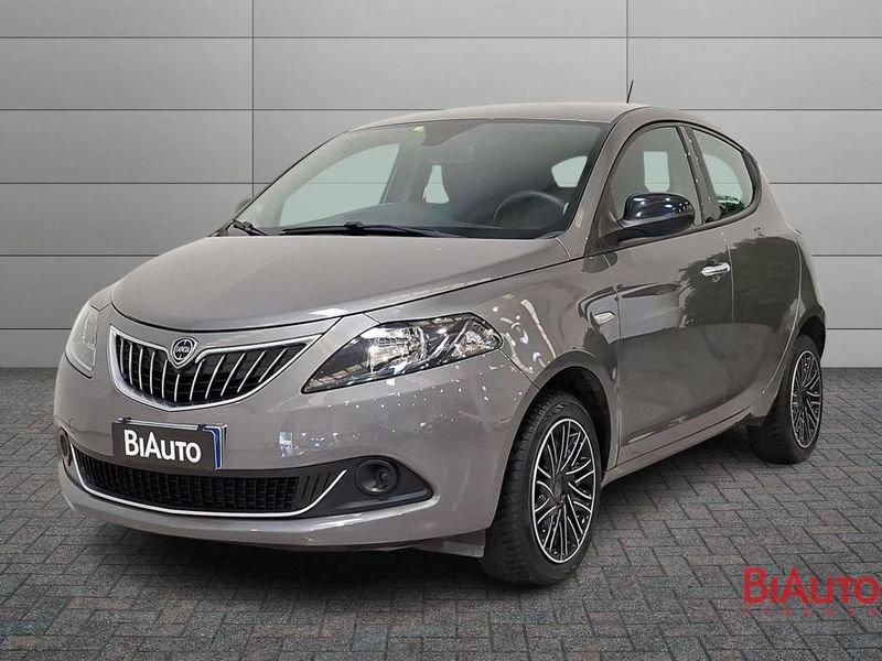 Lancia Ypsilon Ypsilon 1.0 firefly hybrid Silver s&s 70cv