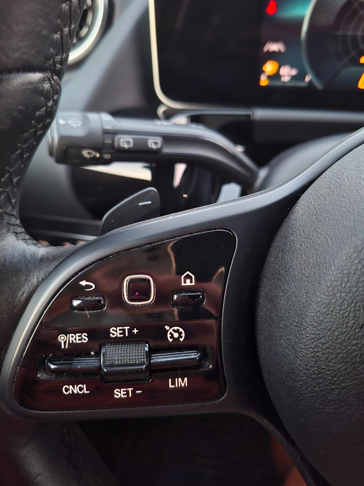 Mercedes B 180 d 115cv AUTOM. *NAVY-VIRTUAL- LED*