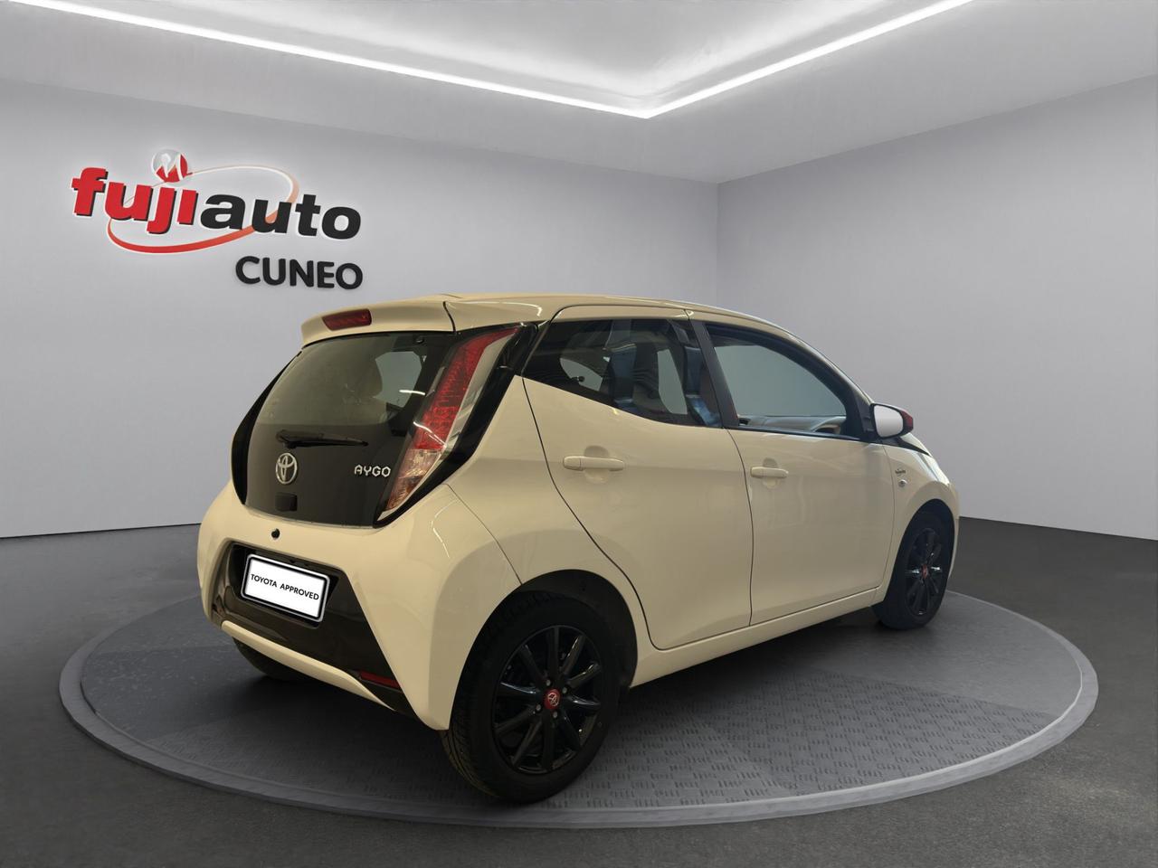 Toyota Aygo 5p 1.0 x-play my15