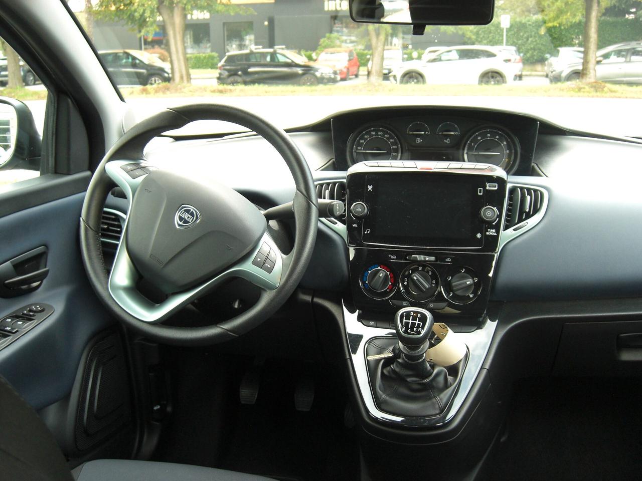 Lancia Ypsilon 1.0 FireFly 5 porte S&S Hybrid Platino