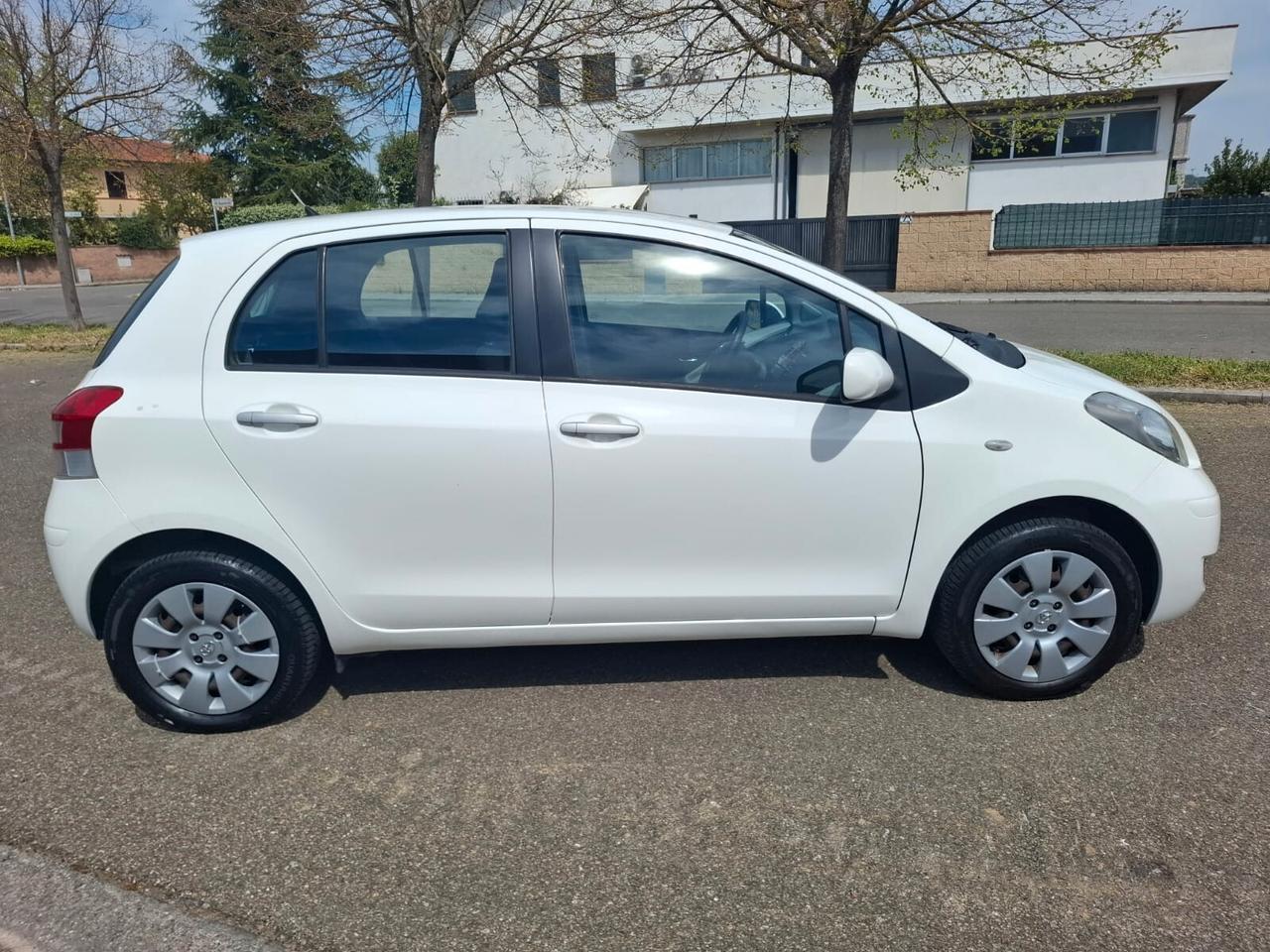 Toyota Yaris 1.0 5 porte 2011 SOLO 124.000 KM