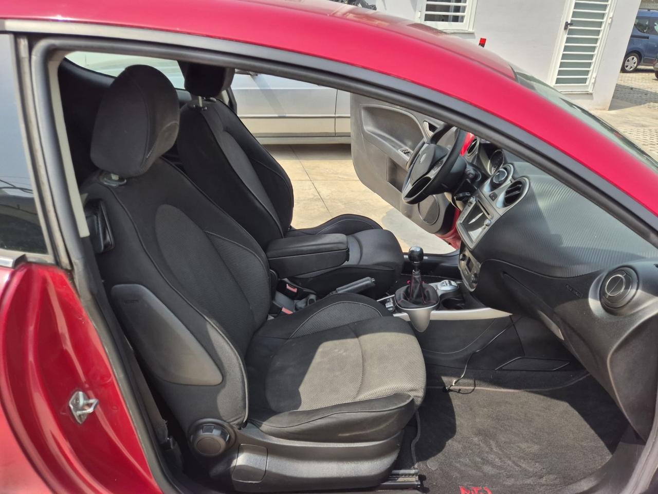 Alfa Romeo MiTo 1.4 78 CV Distinctive Sport Pack